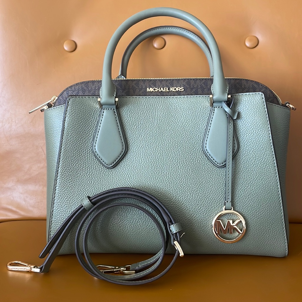 Micheal Kors Crossbody Bag Never Used. Tags Still In Tacked.